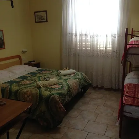 Athena Castelvetrano